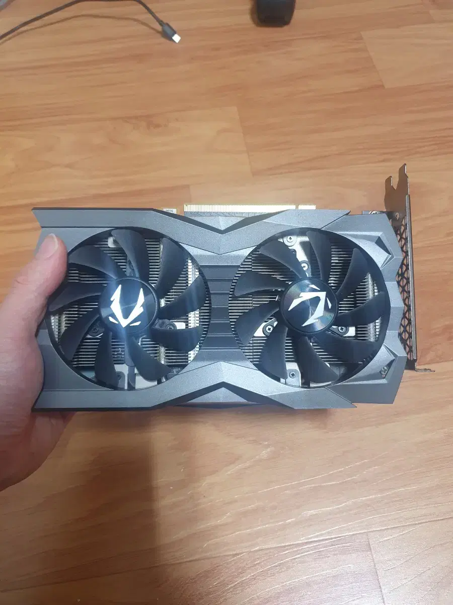 그래픽카드 gtx1660 super 팝니다